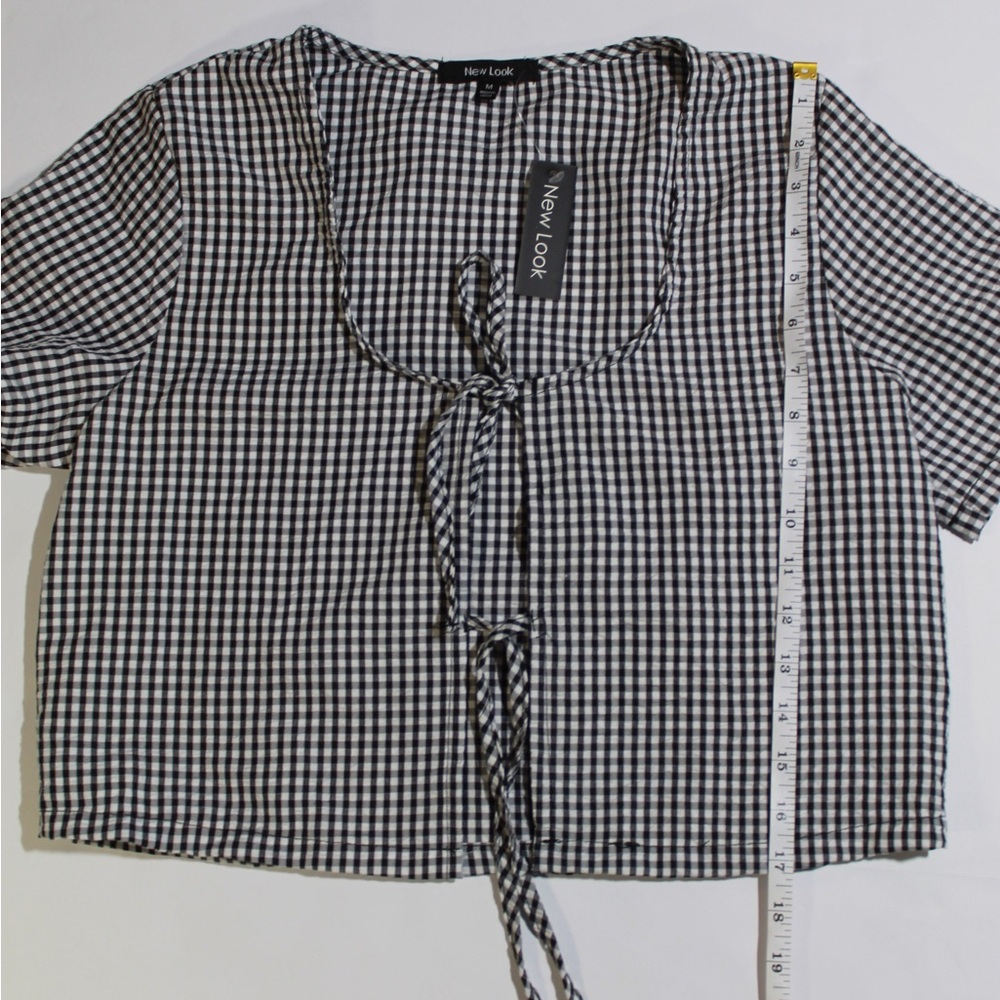 New Look Black & White Gingham Tie-Front Crop Top - Picture 5 of 7